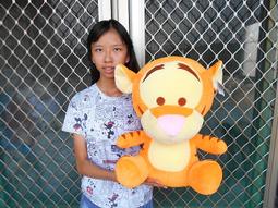 婷芳小舖~大頭熊娃娃~高33公分~湯姆熊/湯姆熊玩偶~非熊大娃娃/熊大玩偶 TOM熊~生日情人禮物~全省配送 歷史價格詳細信息