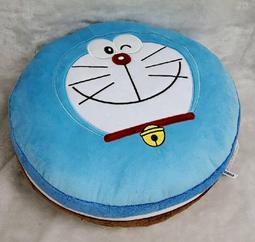 高雄娃娃～小叮噹饅頭多啦A夢 馬卡龍 抱枕 哆啦A夢 靠枕~小叮噹 Dora 哆啦a夢 ㊣哆啦A夢抱枕 長枕 價格比較,價格查詢,歷史價格詳細信息