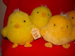 ///愛蜜莉娃娃屋///~可愛的玫瑰花紋黑白豬造型可背式零錢包---約16公分 歷史價格詳細信息