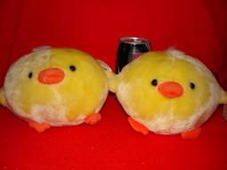 ///愛蜜莉娃娃屋///~可愛的玫瑰花紋黑白豬造型可背式零錢包---約16公分 歷史價格詳細信息