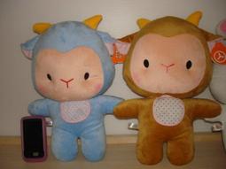 ///愛蜜莉娃娃屋///~可愛的玫瑰花紋黑白豬造型可背式零錢包---約16公分 歷史價格詳細信息