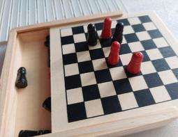 遊戲簡介  &diams; 視覺認知  &diams; 空間思維  &diams; 策略規劃  &diams; 立體概念    矯正你的立體空間觀！只要巧妙組合三色方塊 歷史價格詳細信息