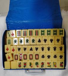 二手麻將綠色，無缺粒，有外盒 歷史價格詳細信息