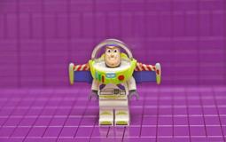 巴斯光年系列 宇宙飛船LED拍拍燈 歷史價格詳細信息