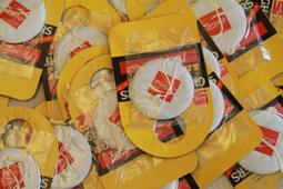 ◎多多熊雜貨舖◎ 特價~ 日本 搞笑藝人 加藤茶 地區限定 手機 吊飾 日版 A 歷史價格詳細信息