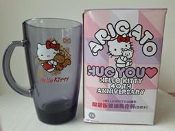 7-11 Hello Kitty 凱蒂貓 時尚經典飾品吊飾 5號 膠帶台 1號 零錢包 4號 衣架 6號 塑膠杯 9號 信插 / 新色版 金色手機套 紅色衣架 歷史價格詳細信息