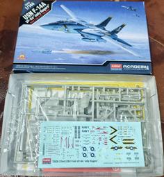 愛得美12434~1/72系列 F-8E 十字軍式 '美國海軍 VF-1111 流浪漢' 歷史價格詳細信息