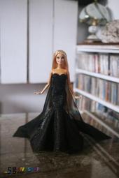 ５號雜貨屋＊(缺貨10)Barbie 芭比 項鍊1個+項鍊人形架1個 30元 歷史價格詳細信息