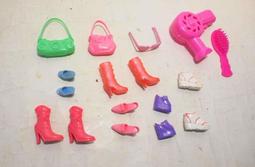 二手, 芭比娃娃 配件 / 鞋子,眼鏡,手提包,吹風機,梳子 價格比較,價格查詢,歷史價格詳細信息