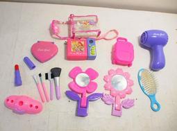 二手, 芭比娃娃 配件 / 鞋子,眼鏡,手提包,吹風機,梳子 歷史價格詳細信息