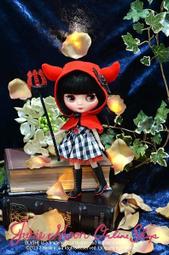 Cute Little Red Riding Hood ID Badge Holder Retractable Reel 26&quot; Slide On Clip 歷史價格詳細信息