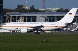 AJ MODEL 預購! JC Wings 1/400 港龍航空 A330-300  B-HLL 歷史價格詳細信息