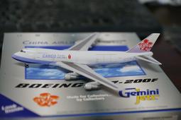 中華航空 747-400 1:200 SKYTEAM 彩繪機 盒差有破 NO:0166 木底座【三十之上 是練眼力的】 歷史價格詳細信息