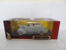 Road原廠金屬車模型 1:18 Tucker (1948) Torpedo 歷史價格詳細信息