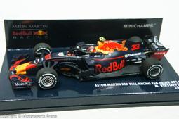 【特價現貨】1:43 Minichamps Volvo 240 GL Break 1986 深藍/黑色 歷史價格詳細信息