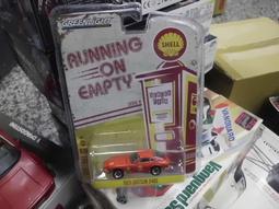 GreenLight Pure oil co. International DuraStar Box Truck 歷史價格詳細信息