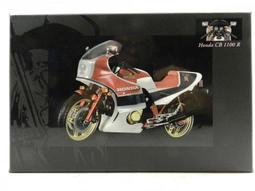 MINICHAMPS 1/12。Suzuki XR 14 Barry Sheene GP 1975。禮盒包裝 歷史價格詳細信息