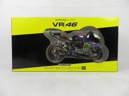 MINICHAMPS 1/12。Suzuki XR 14 Barry Sheene GP 1975。禮盒包裝 歷史價格詳細信息