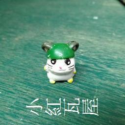 小紅瓦屋,手工編織5公分迷你Q比娃娃可穿的白色滾藍邊毛線澎澎有3款(KEWPIE奶油娃娃) 歷史價格詳細信息