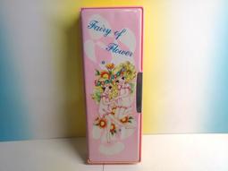 ▲宇宙城▼ 女孩/聖誕老人與大熊圖案磁扣塑膠筆盒1個(內含小鏡子和功課表紙卡) 青年YOUNG 老文具 早期懷舊收藏QD 歷史價格詳細信息