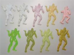 ▲宇宙城▼ 塑膠人偶玩具 2個一起賣 迷你 老玩具 早期懷舊收藏 Q1-E 歷史價格詳細信息