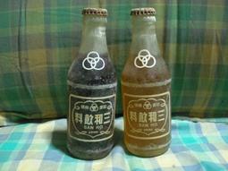 台灣早期玻璃酒瓶 + 6個酒杯 鳳梨造型酒瓶組/眷村 歷史價格詳細信息