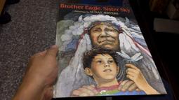 英語 英文童書繪本 Brother Eagle, Sister Sky 1991-Jeffers O43 價格比較,價格查詢,歷史價格詳細信息