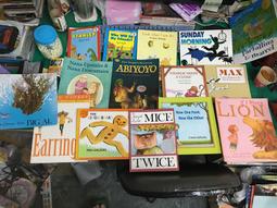 英文童書 英文繪本Pull The Lever: Who's At Nursery?誰在托兒所？ (厚紙板書) 全新現貨 歷史價格詳細信息