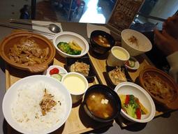 113年冬季＜銀質獎＞文山包種茶。石碇區農會比賽茶。好喝。 1盒150gx2罐裝。含提袋。現貨。買到賺到。伴手禮。 歷史價格詳細信息