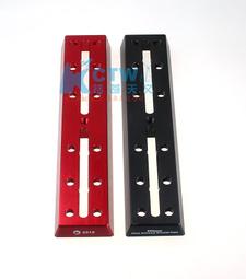 現貨。天然孔雀石。天然彩色藍寶石。18K金墜，品牌款。附證。 歷史價格詳細信息