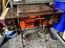 早期古董收音機 老件古物道具收藏 居家擺飾 古早味店面陳設（當故障機賣） 歷史價格詳細信息