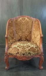 ⚜️ 皇家之門 . 歐洲古董 ⚜️19世紀 德國古董 黑森林 精湛手工 立體雕刻 花鳥 座鐘 花瓶 三件組 歷史價格詳細信息