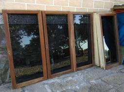 檜木窗.難得一見9宮格窗.古早大戶人家才有.純正台灣檜木(厚料).長92寬94公分.先到先選.要買要快慢來就沒有了 歷史價格詳細信息