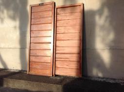 早期拉門式電視機--請自取 / 2手 歷史價格詳細信息