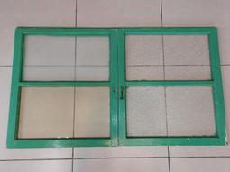 檜木窗.難得一見9宮格窗.古早大戶人家才有.純正台灣檜木(厚料).長92寬94公分.先到先選.要買要快慢來就沒有了 歷史價格詳細信息