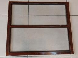 檜木窗.難得一見9宮格窗.古早大戶人家才有.純正台灣檜木(厚料).長92寬94公分.先到先選.要買要快慢來就沒有了 歷史價格詳細信息