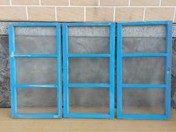 檜木窗.難得一見9宮格窗.古早大戶人家才有.純正台灣檜木(厚料).長92寬94公分.先到先選.要買要快慢來就沒有了 歷史價格詳細信息