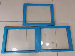 檜木窗.難得一見9宮格窗.古早大戶人家才有.純正台灣檜木(厚料).長92寬94公分.先到先選.要買要快慢來就沒有了 歷史價格詳細信息