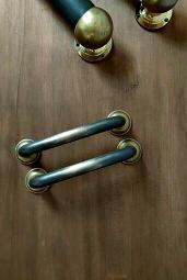 銅把手 門把 極美 大顆 早期 老銅球  自攻螺絲 可輕易直接徒手轉鎖入木板  完全不需工具 . 純銅 歷史價格詳細信息