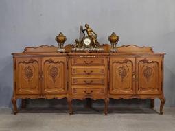 《 老 歐 洲 深 藍 色 絨 面 草 花 印 花 手 拿 包 • 晚 宴 包 》  ○歐陸製，老品完整，開闔皆正常 ○2內袋，1拉鍊袋，可很好收納隨身物件 ○ 歷史價格詳細信息