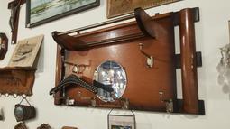 歐洲 老木架 大型 吊燈 . 六顆巨大奶油玻璃罩 . 徑 81-82  吸頂高 36 . 如需改為吊鍊按長度 費用另計 歷史價格詳細信息