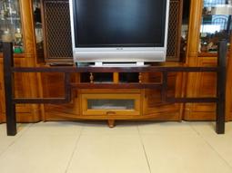 家具零件(77)~~實木~~紅眠床零件~~長約151.8CM~~雙門~~二抽~~玻璃內畫~~懷舊.裝飾 歷史價格詳細信息