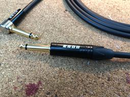 老皮禪意手感絲紋石，正面一個坐佛，背面一個睡佛～25557 歷史價格詳細信息