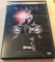 DVD 刀鋒戰士2 DVD台灣正版 二手；現代吸血鬼與令吸血鬼聞風喪膽的『刀鋒戰士』的戰爭；衛斯理史奈普 甄子丹 歷史價格詳細信息