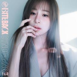 王心凌☆Lulu Guinness亮片紅唇斜背/手拿包 歷史價格詳細信息