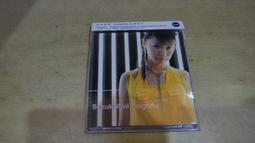 Delightfully Petite Swirled Praying Hands Locket Goldtone Pendant Necklace 歷史價格詳細信息