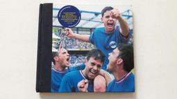 [福臨小舖](ROBBIE WILLIAMS 羅比威廉斯 / 搖搖領先 附1本歌本+1張海報中英文歌詞 有紙盒套 正版) 歷史價格詳細信息