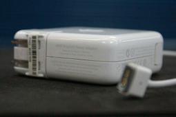 ☆【全新原廠APPLE 蘋果 變壓器 MACBOOK 16.5V 3.65A 60W】☆台北市光華自取 歷史價格詳細信息