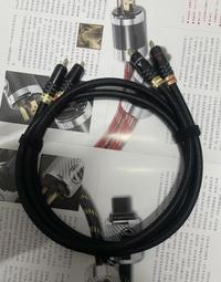 議價出售理想L7大燈，原廠拆車低配LED大燈總成，燈面輕微劃痕，有點小瑕疵不影響使用，完全可以忽略，標價不包郵 歷史價格詳細信息