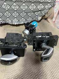 議價出售理想L7大燈，原廠拆車低配LED大燈總成，燈面輕微劃痕，有點小瑕疵不影響使用，完全可以忽略，標價不包郵 歷史價格詳細信息